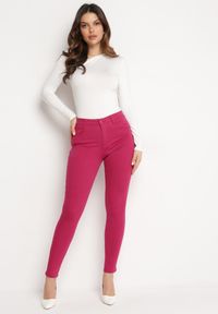 Born2be - Fuksjowe Spodnie Skinny Holaven. Kolor: różowy. Długość: długie. Wzór: grochy #2