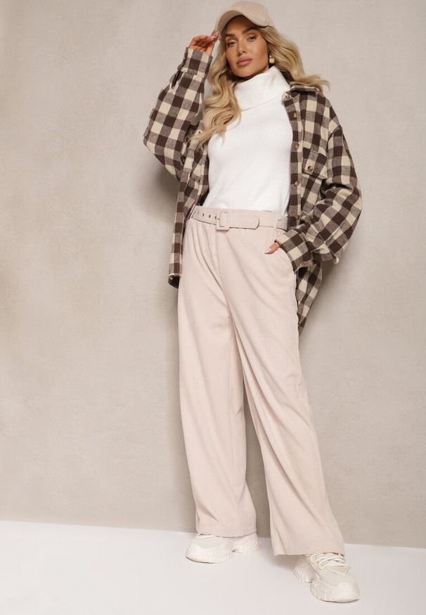 Renee - Beżowe Spodnie Sztruksowe o Szerokim Kroju High Waist z Paskiem Valoma. Okazja: na co dzień. Stan: podwyższony. Kolor: beżowy. Materiał: sztruks. Styl: retro, elegancki, casual