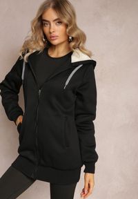 Renee - Czarna Bluza ze Sztucznym Futerkiem i Kapturem oraz Kieszeniami Creactia. Kolor: czarny. Materiał: futro