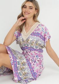 Born2be - Fioletowa Sukienka Maxi z Guzikami i Koronkowym Dekoltem Cristyn. Kolor: fioletowy. Materiał: koronka. Sezon: wiosna, lato. Długość: maxi #4