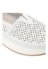 Półbuty damskie Filippo, cholewka ze skóry naturalnej licowej wsuwany fason zabudowany przód, białe, DP4555/26. Kolor: biały. Materiał: skóra. Szerokość cholewki: normalna #7