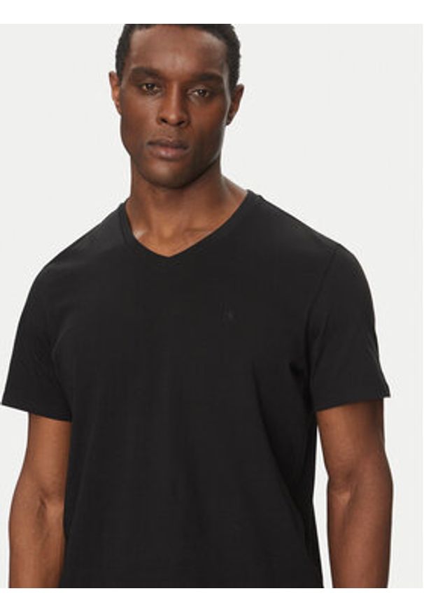 Calvin Klein Jeans T-Shirt LV040HM298 Czarny Regular Fit. Kolor: czarny. Materiał: bawełna