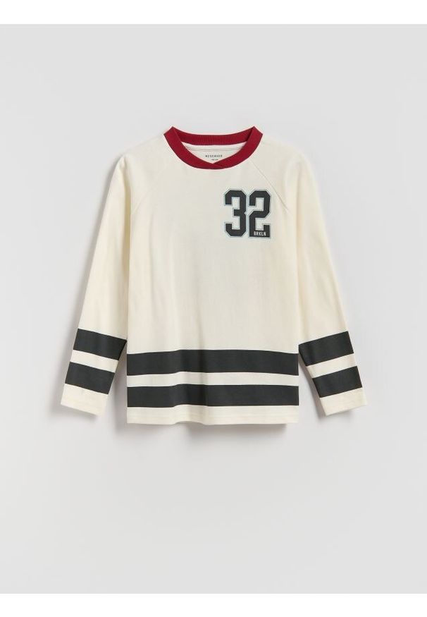 Reserved - Bawełniany longsleeve - złamana biel. Materiał: bawełna. Długość rękawa: długi rękaw