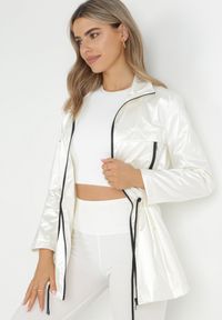 Born2be - Biała Kurtka Layna. Typ kołnierza: kołnierzyk stójkowy. Kolor: biały. Materiał: materiał. Długość rękawa: długi rękaw. Długość: długie #7