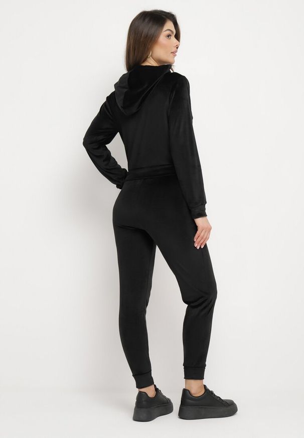 Born2be - Czarny Welurowy Komplet Dresowy Bluza z Kapturem i Spodnie Petyra. Kolor: czarny. Materiał: dresówka, welur. Wzór: jednolity