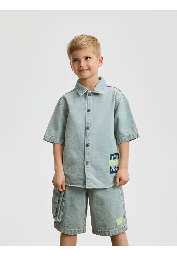 Reserved - Jeansowa koszula regular fit - niebieski. Kolor: niebieski. Materiał: jeans