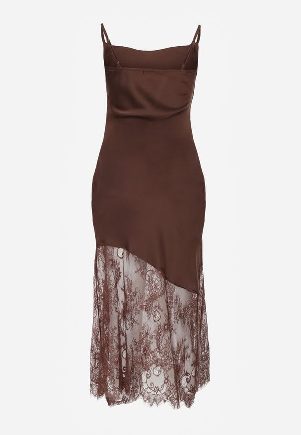 Born2be - Brązowa Koktajlowa Sukienka z Satyny Ozdobiona Koronką Palinca. Okazja: na co dzień, na imprezę. Kolor: brązowy. Materiał: satyna, koronka. Długość rękawa: na ramiączkach. Wzór: aplikacja, koronka. Styl: wizytowy