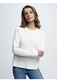 Big-Star - Bluzka damska longsleeve biała Zendaya 100. Okazja: na co dzień. Kolor: biały. Materiał: jeans, dzianina. Długość rękawa: długi rękaw. Styl: casual, elegancki #7