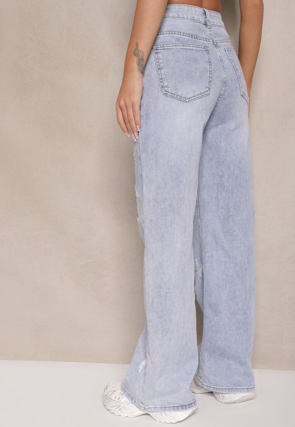 Renee - Jasnoniebieskie Jeansy z Bawełny o Szerokim Kroju High Waist Ozdobione Przetarciami Feliona. Okazja: na co dzień. Stan: podwyższony. Kolor: niebieski. Wzór: aplikacja. Styl: casual, elegancki