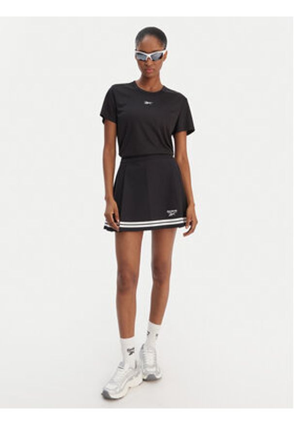 Reebok T-Shirt Essential RK25608CCW Czarny Regular Fit. Kolor: czarny. Materiał: syntetyk