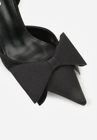 Renee - Czarne Sandały Satynowe na Szpilce Slingback Ozdobione Kokardą Daemoris. Okazja: na imprezę. Zapięcie: sprzączka. Kolor: czarny. Materiał: satyna. Wzór: aplikacja. Obcas: na szpilce. Styl: elegancki #7