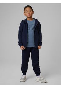 4f - 4F T-shirt regular z nadrukiem chłopięcy - granatowy 152 (11-12 lat). Okazja: na co dzień, na uczelnię. Kolor: niebieski. Materiał: bawełna, skóra, materiał. Wzór: nadruk. Sezon: lato. Styl: casual, klasyczny #2