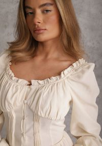 Renee - Jasnobeżowa Gorsetowa Sukienka Hiszpanka Vices z Guzikami i Bufiastymi Rękawami Resena. Typ kołnierza: dekolt gorset, dekolt hiszpanka. Kolor: beżowy. Materiał: bawełna, skóra. Typ sukienki: gorsetowe #8