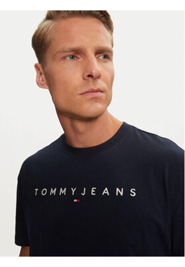 Tommy Jeans T-Shirt Linear Logo DM0DM20744 Granatowy Regular Fit. Kolor: niebieski. Materiał: bawełna