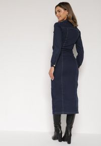 Born2be - Granatowa Jeansowa Sukienka Koszulowa o Taliowanym Kroju Neveala. Okazja: na co dzień. Kolor: niebieski. Materiał: jeans. Typ sukienki: koszulowe. Styl: klasyczny, casual. Długość: midi #5