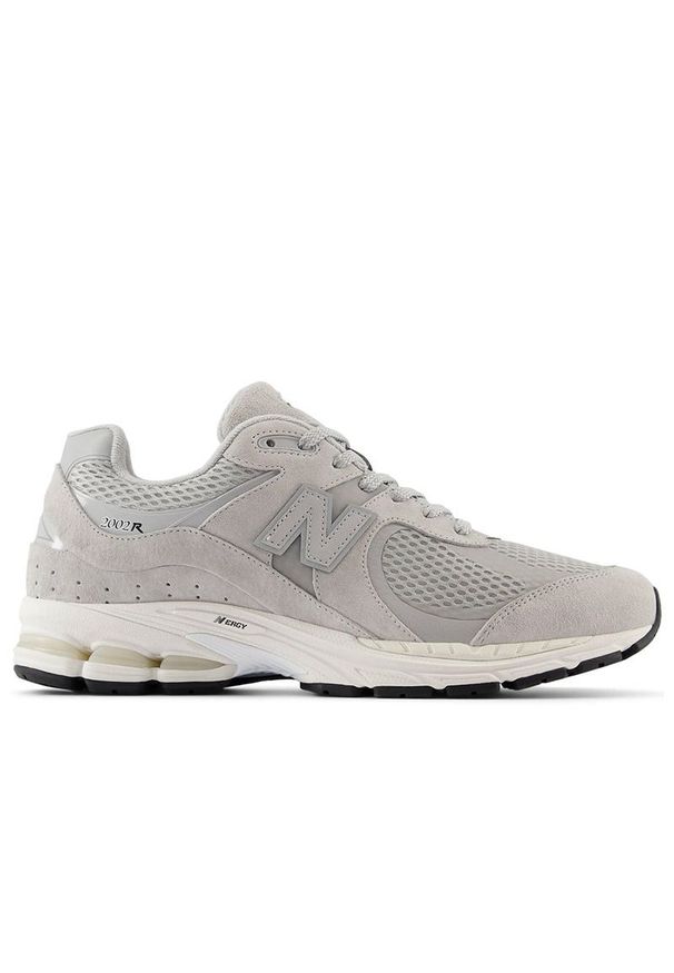 Buty New Balance M2002WD - szare. Okazja: na co dzień. Kolor: szary. Materiał: skóra, guma, zamsz. Szerokość cholewki: normalna. Sport: bieganie