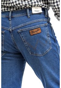 Wrangler - WRANGLER TEXAS SLIM MĘSKIE SPODNIE JEANSOWE BANGING W12SHN58Q #8