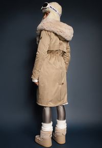 Renee - Beżowa Długa Kurtka Parka Nylonowa Płaszcz z Futrzanymi Wstawkami Rinale. Kolor: beżowy. Materiał: nylon, futro. Długość: długie