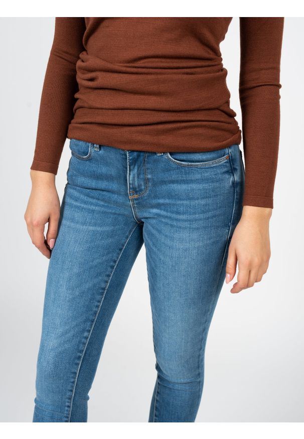 Guess Jeansy "Skinny" | W2RA03D4KJ1 | Kobieta | Niebieski. Okazja: na co dzień. Kolor: niebieski. Materiał: bawełna, elastan. Styl: elegancki, casual