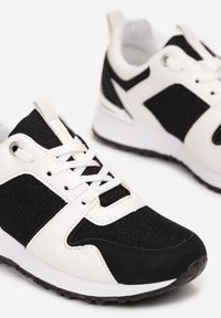 Born2be - Biało-Czarne Sneakersy Jynoris. Nosek buta: okrągły. Kolor: biały. Materiał: materiał