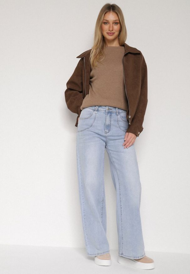 Born2be - Niebieskie Szerokie Jeansy z Wysokim Stanem Przeszyciami i Imitacją Kieszeni Tanila. Okazja: na co dzień, na spotkanie biznesowe, do pracy. Stan: podwyższony. Kolor: niebieski. Styl: casual, biznesowy, elegancki, klasyczny