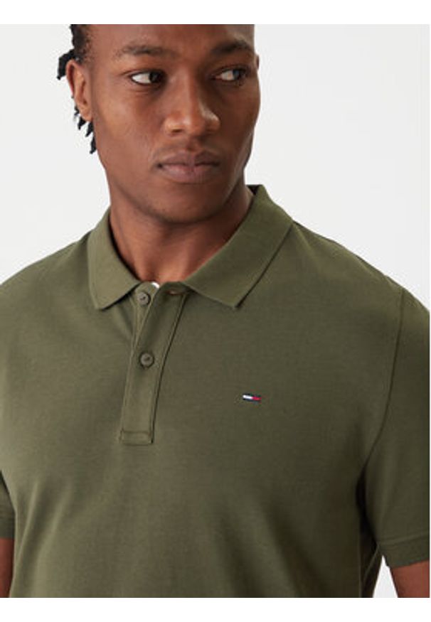 Tommy Jeans Polo DM0DM20676 Khaki Slim Fit. Typ kołnierza: polo. Kolor: brązowy. Materiał: bawełna