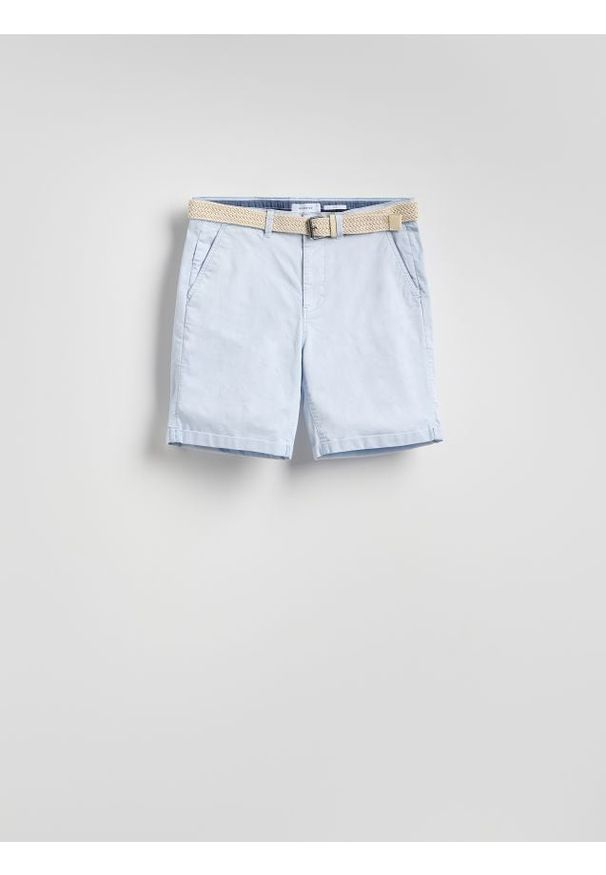 Reserved - Szorty slim fit - jasnoniebieski. Kolor: niebieski. Materiał: bawełna, tkanina