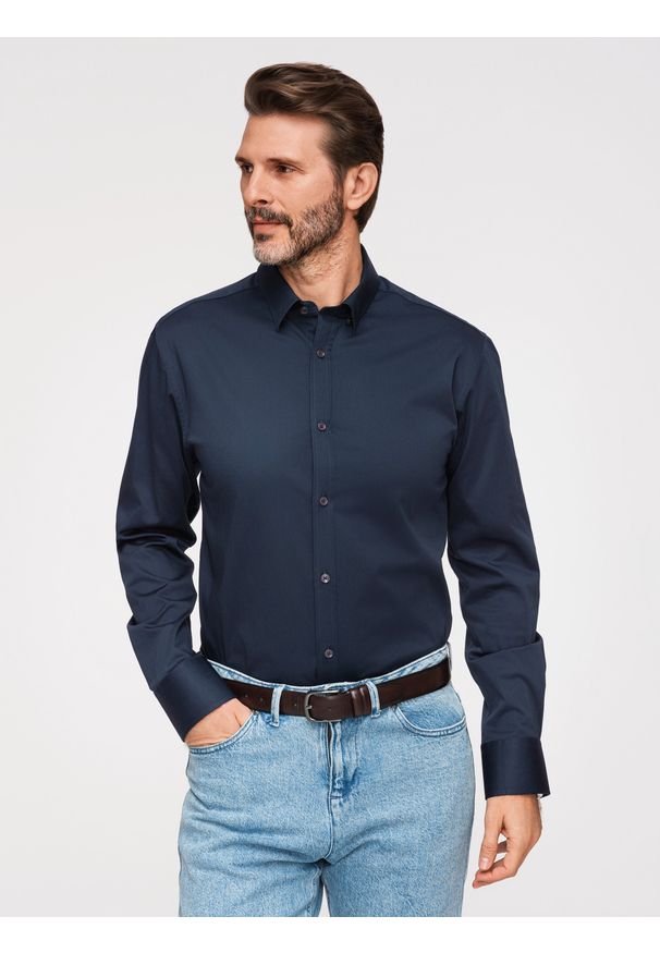 Ombre Clothing - Klasyczna męska koszula SLIM FIT z satynowej tkaniny – granatowa V3 - Rozmiar: XXL. Okazja: na spotkanie biznesowe, na co dzień. Typ kołnierza: kołnierzyk klasyczny. Kolor: niebieski. Materiał: tkanina, satyna. Wzór: gładki. Styl: klasyczny