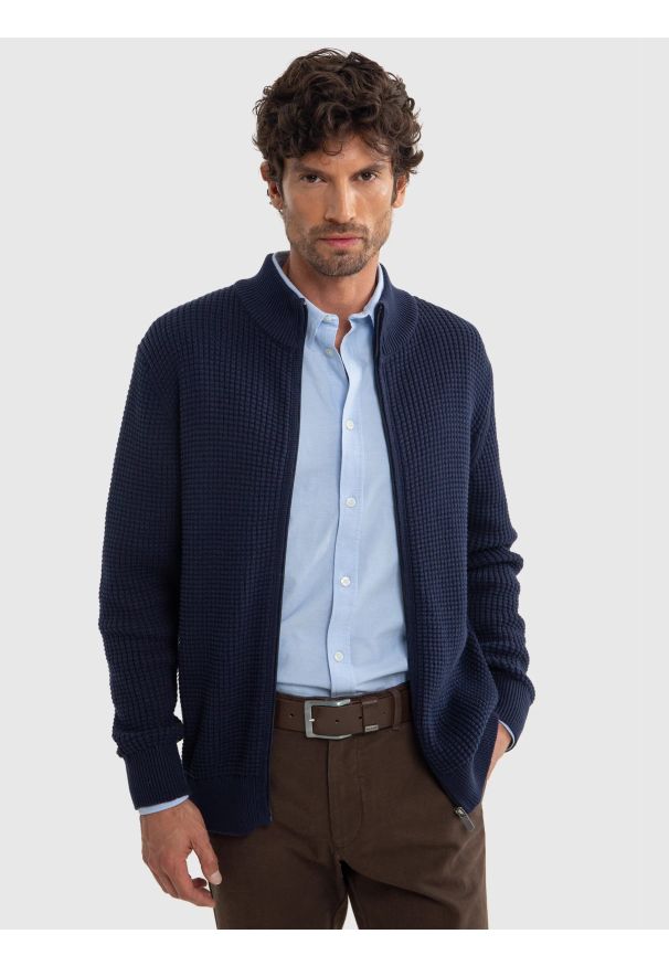 Big-Star - Sweter męski ze stójką granatowy Karlison 403. Okazja: do pracy. Typ kołnierza: kołnierzyk stójkowy. Kolor: niebieski. Wzór: ze splotem. Styl: elegancki