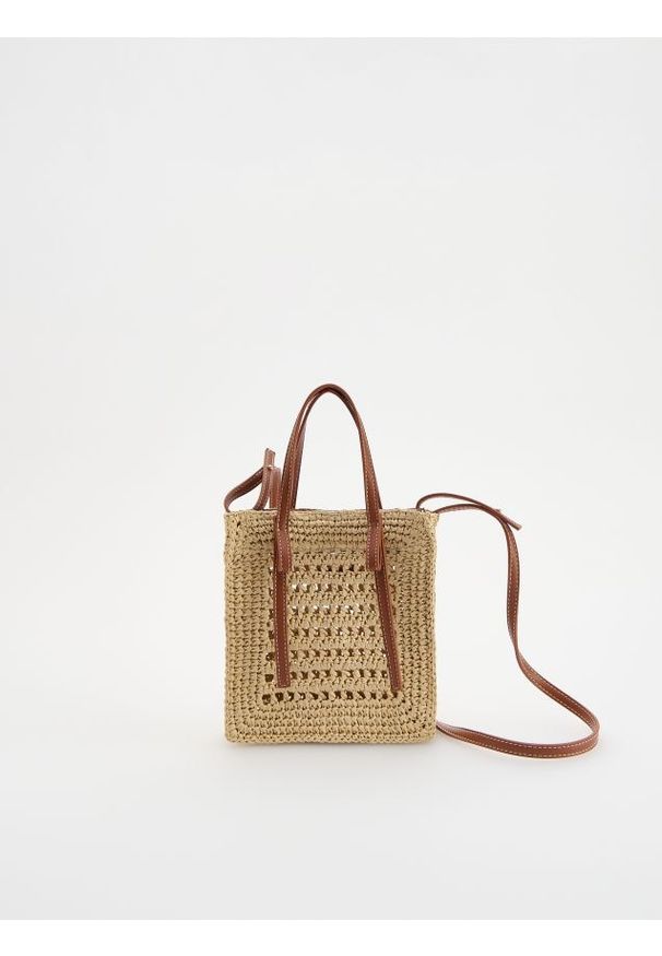 Reserved - Pleciona torebka na ramię - brązowy. Kolor: brązowy. Rodzaj torebki: na ramię