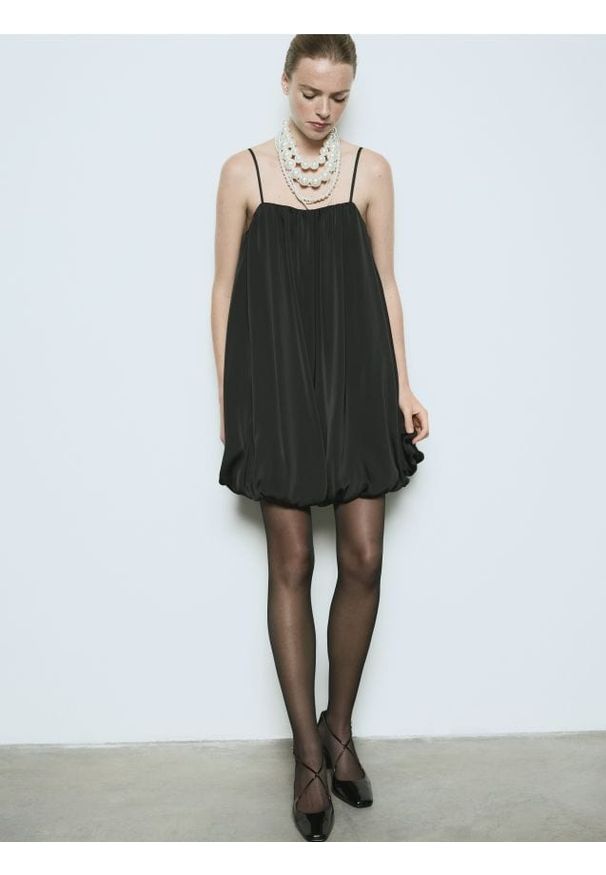 Reserved - Lakierowane czółenka - czarny. Kolor: czarny. Materiał: lakier. Styl: klasyczny