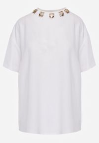Renee - Biały Oversizowy T-shirt z Bawełny Zdobiony Kwadratowymi Aplikacjami Evesilea. Okazja: na co dzień. Kolor: biały. Materiał: bawełna. Wzór: aplikacja. Styl: casual #4
