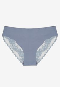 Renee - Jasnoniebieskie Bezszwowe Majtki o Kroju Fig z Koronką Zeiarae. Kolor: niebieski. Materiał: koronka. Wzór: koronka