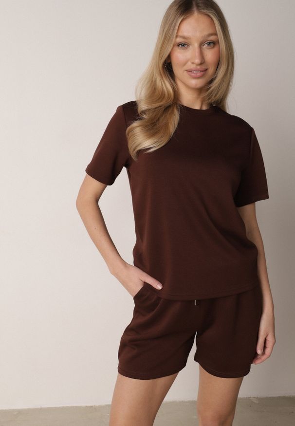 Born2be - Brązowy Letni Komplet z Bawełny i Wiskozy T-shirt i Szorty Celinai. Kolor: brązowy. Materiał: wiskoza, bawełna