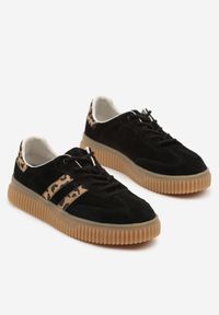 Born2be - Czarne Skórzane Sneakersy Klasyczne Tenisówki z Zamszu Naturalnego ze Wzorem w Panterkę Teniresela. Okazja: na co dzień. Kolor: czarny. Materiał: zamsz, skóra. Wzór: motyw zwierzęcy #5