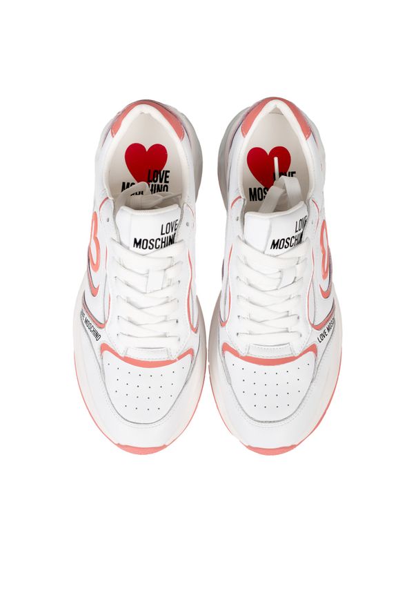 Love Moschino Sneakersy | JA15296G1MIA | Kobieta | Biały. Okazja: na co dzień, na spacer. Kolor: biały. Materiał: jeans, skóra, materiał. Sport: turystyka piesza