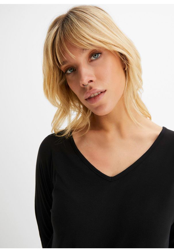 bonprix - Bluzka oversize z lejącej wiskozy. Kolor: czarny. Materiał: wiskoza