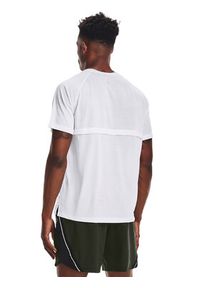 Under Armour T-Shirt UA STREAKER TEE 1361469 Biały Regular Fit. Kolor: biały