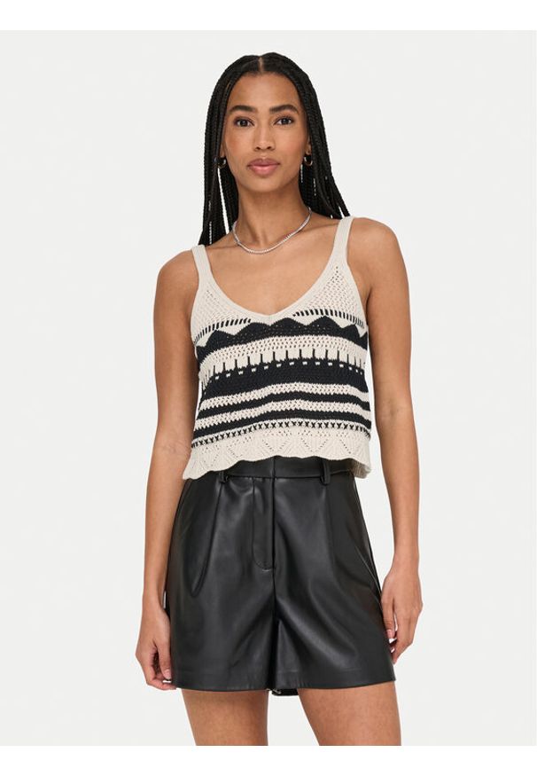 only - ONLY Top Merida 15344404 Czarny Regular Fit. Kolor: czarny. Materiał: syntetyk