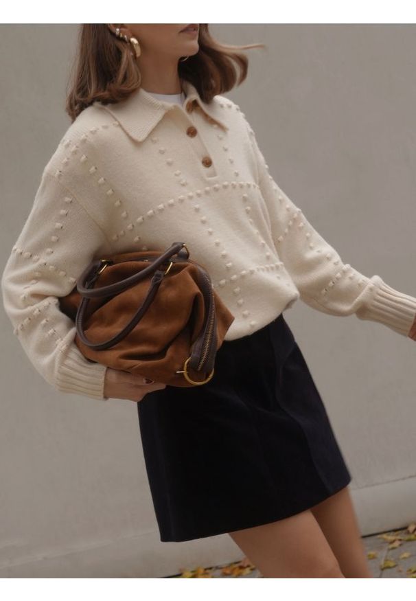 Reserved - Spódnica mini z przeszyciami - granatowy. Kolor: niebieski. Materiał: bawełna