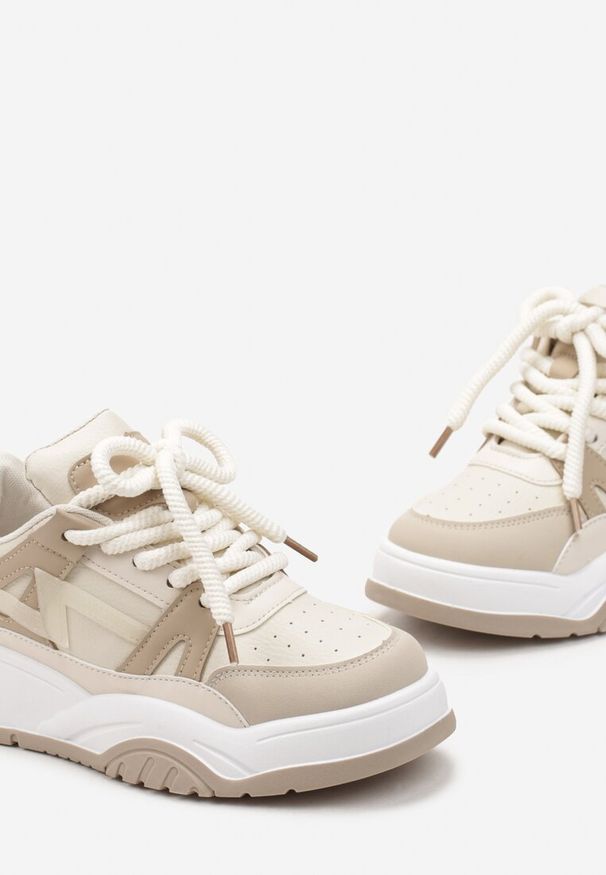 Born2be - Beżowe Sneakersy z Szerokimi Sznurówkami Platinia. Kolor: beżowy