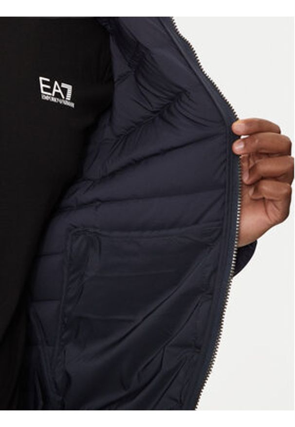 EA7 Emporio Armani Kurtka puchowa 6DPB16 PNHAZ 1562 Granatowy Regular Fit. Kolor: niebieski. Materiał: syntetyk