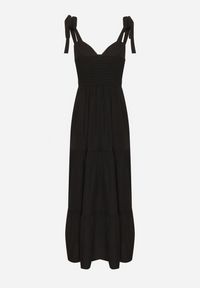 Born2be - Czarna Rozkloszowana Sukienka z Wiskozą Ozdobiona Wiązaniem na Ramiączkach Meravessa. Okazja: na spacer. Kolor: czarny. Materiał: wiskoza. Długość rękawa: na ramiączkach. Wzór: aplikacja #7