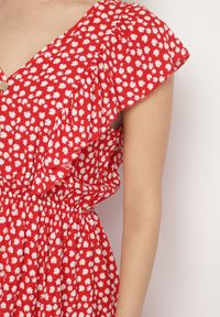 Born2be - Czerwona Rozkloszowana Sukienka z Bawełny w Kwiaty z Guzikami Ronelle. Okazja: na spacer, na randkę, na co dzień. Kolor: czerwony. Materiał: bawełna. Wzór: kwiaty. Typ sukienki: proste, rozkloszowane. Styl: elegancki, casual #3