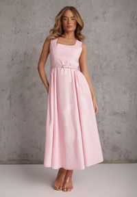 Renee - Różowa Bawełniano-Wiskozowa Sukienka na Szerokich Ramiączkach z Wąskim Paskiem Alcassa. Typ kołnierza: dekolt kwadratowy. Kolor: różowy. Materiał: wiskoza, bawełna. Długość rękawa: na ramiączkach. Typ sukienki: proste, rozkloszowane. Styl: elegancki #7