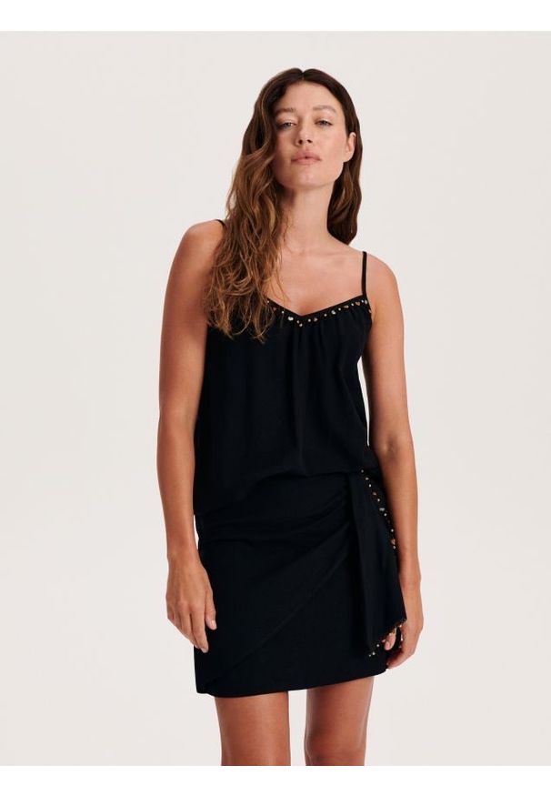 Reserved - Spódnica z ozdobnymi kamieniami - czarny. Kolor: czarny. Materiał: len, wiskoza, tkanina. Wzór: gładki