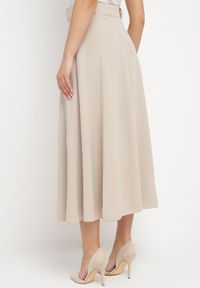 Born2be - Jasnobeżowa Gładka Spódnica Maxi z Gumką w Pasie i Klamrą Orirsa. Kolor: beżowy. Wzór: gładki. Styl: elegancki #7