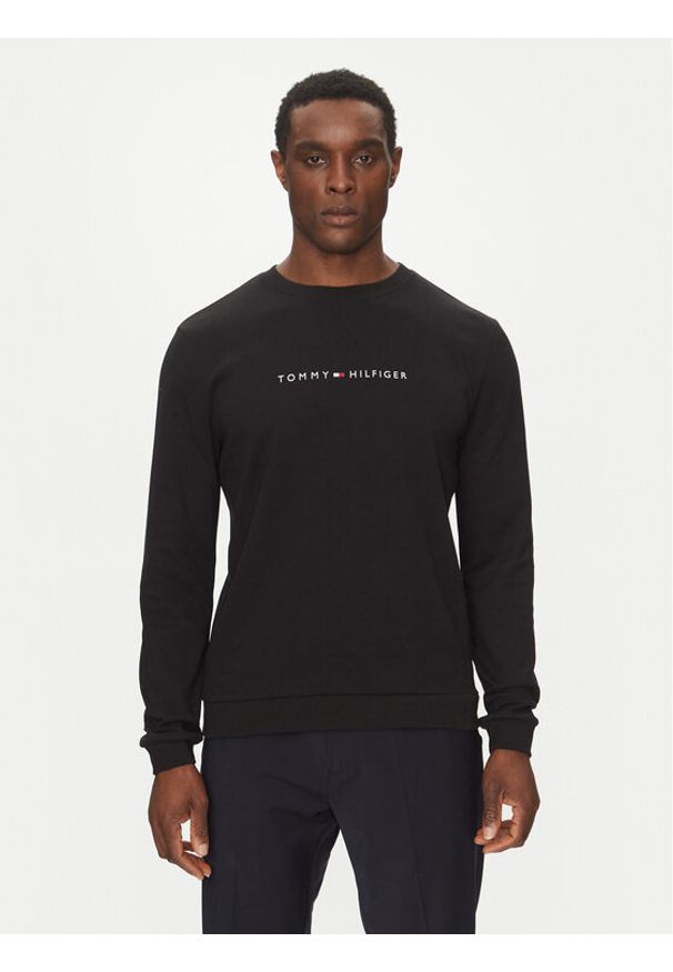 TOMMY HILFIGER - Tommy Hilfiger Bluza UM0UM03346 Czarny Regular Fit. Kolor: czarny. Materiał: syntetyk