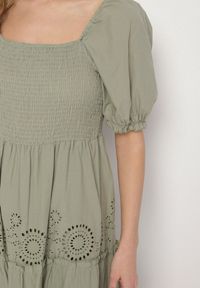 Born2be - Zielona Bawełniana Sukienka z Haftowanym Wzorem Iffanella. Okazja: na spacer, na co dzień. Kolor: zielony. Materiał: bawełna. Wzór: haft. Sezon: lato. Styl: casual, elegancki #5