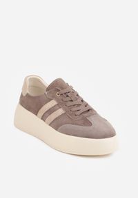 Renee - Brązowe Sneakersy Retro Tenisówki na Platformie z Zamszu Naturalnego Noanela. Okazja: na co dzień. Zapięcie: sznurówki. Kolor: brązowy. Materiał: zamsz. Obcas: na platformie #2
